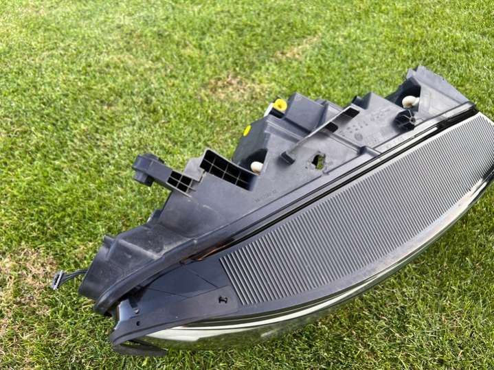 11C941030 Фара правая Volkswagen ID.4 1 поколение (2020-2024) 2020г. | Фото № 9 11C941030 Фара правая Volkswagen ID.4 1 поколение (2020-2024) 2020г. - Фото 9