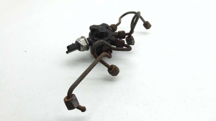 4M5Q9D280DB Топливная рампа Ford Focus 2 2009г. | Фото № 4 4M5Q9D280DB Топливная рампа Ford Focus 2 2009г. - Фото 4