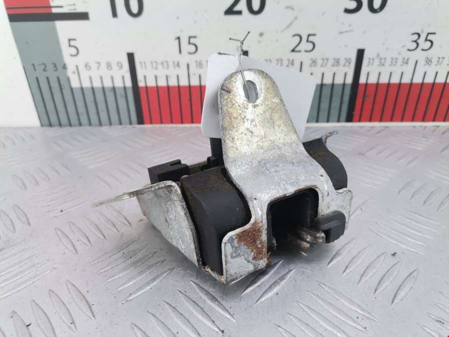 A1637400235 Замок крышки багажника Mercedes ML-Class (W163) (1997-2005) Внедорожник 5дв. 2002г. | Фото № 3 A1637400235 Замок крышки багажника Mercedes ML-Class (W163) (1997-2005) Внедорожник 5дв. 2002г. - Фото 3