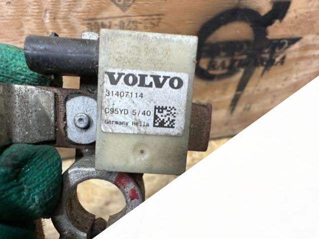 31407114 Клемма аккумулятора минус Volvo V70 2015г. | Фото № 2 31407114 Клемма аккумулятора минус Volvo V70 2015г. - Фото 2