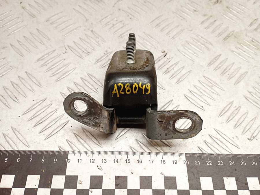 Петля двери задней правой Toyota RAV4 2 (XA20) внедорожник 2005г. | Фото № 2 Петля двери задней правой Toyota RAV4 2 (XA20) внедорожник 2005г. - Фото 2