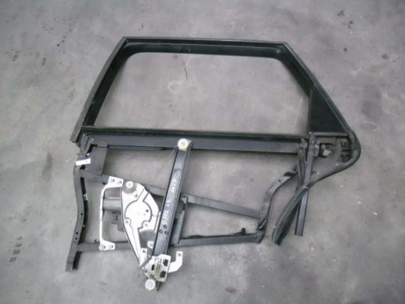 Стеклоподъемник электрический задний левый Audi A6(C5) Универсал 2002г. | Фото № 1 Стеклоподъемник электрический задний левый Audi A6(C5) Универсал 2002г. - Фото 1