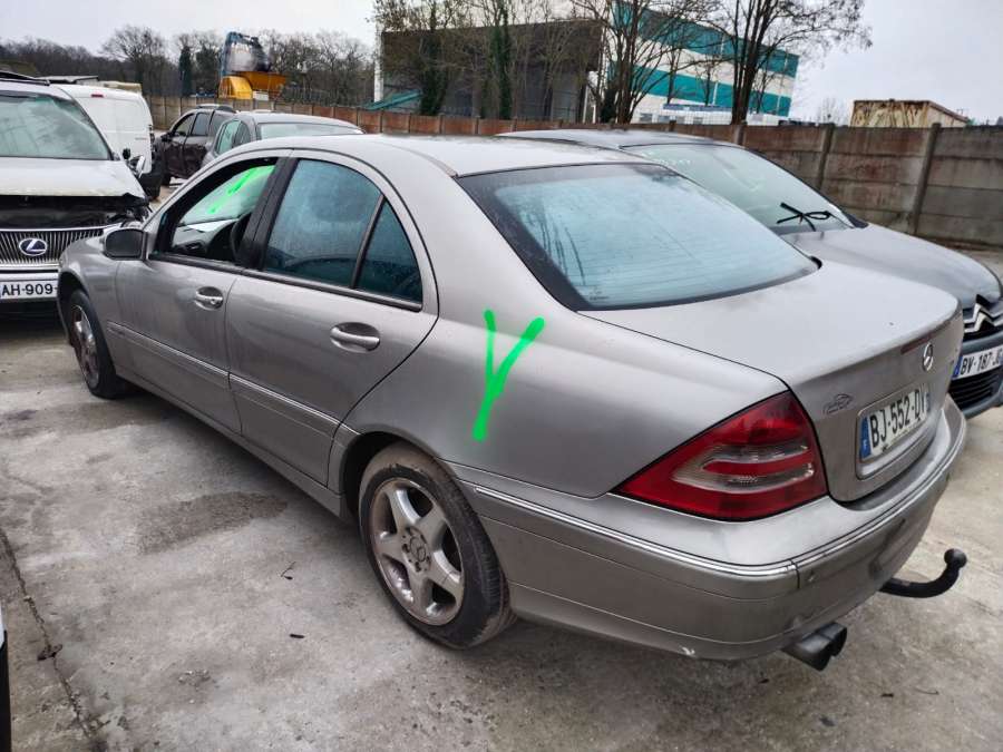 Накладка декоративная (молдинг) двери передней правой Mercedes C-Class (W203) (2000-2008) Седан 2003г. | Фото № 12 Накладка декоративная (молдинг) двери передней правой Mercedes C-Class (W203) (2000-2008) Седан 2003г. - Фото 12