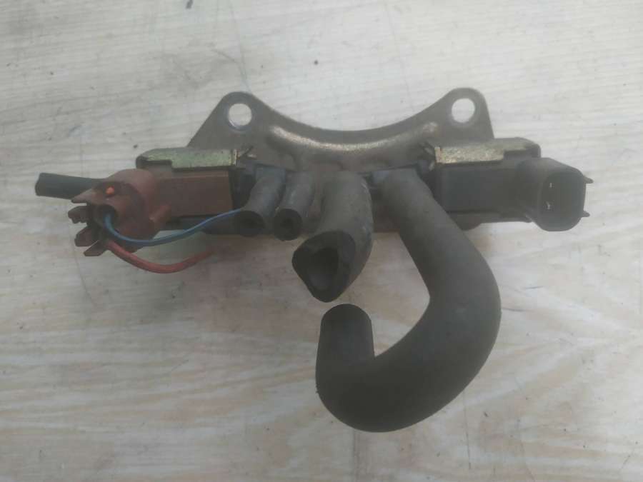 K5T48272 Клапан воздушный  Mitsubishi L200 3 1999г. | Фото № 1  K5T48272 Клапан воздушный  Mitsubishi L200 3 1999г. - Фото 1