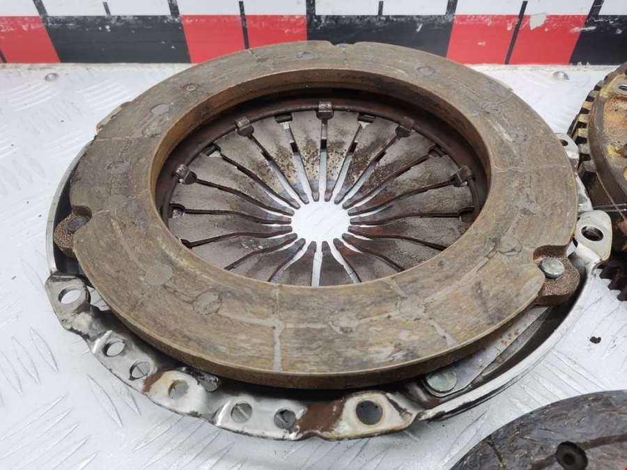 Маховик (демпфер сцепления) Peugeot 307 (2001-2008) Универсал 2003г. | Фото № 5 Маховик (демпфер сцепления) Peugeot 307 (2001-2008) Универсал 2003г. - Фото 5