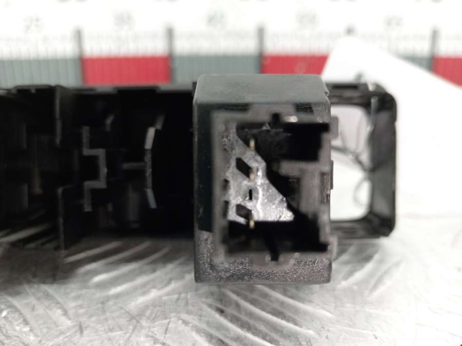 Кнопка корректора фар Mitsubishi Carisma (1995-2004) Хетчбэк 5дв. 1998г. | Фото № 6 Кнопка корректора фар Mitsubishi Carisma (1995-2004) Хетчбэк 5дв. 1998г. - Фото 6