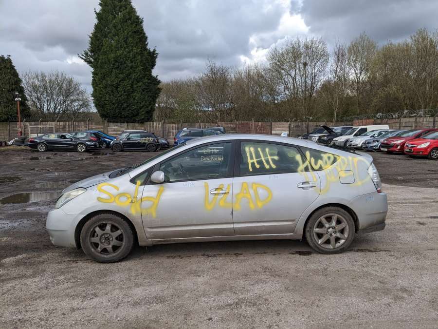 5542047010 Бардачок (вещевой ящик) Toyota Prius 2 (XW20) (2003-2009) Хетчбэк 5дв. 2006г. | Фото № 14 5542047010 Бардачок (вещевой ящик) Toyota Prius 2 (XW20) (2003-2009) Хетчбэк 5дв. 2006г. - Фото 14