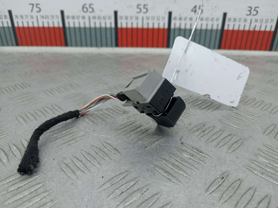 4B0959855A Кнопка стеклоподъемника Audi A6 C5 (1997-2005) Универсал 1998г. | Фото № 1 4B0959855A Кнопка стеклоподъемника Audi A6 C5 (1997-2005) Универсал 1998г. - Фото 1