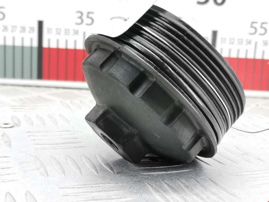 Крышка масляного фильтра Mitsubishi Outlander 2 (XL) (2006-2012) Внедорожник 5дв. 2007г. | Фото № 1 Крышка масляного фильтра Mitsubishi Outlander 2 (XL) (2006-2012) Внедорожник 5дв. 2007г. - Фото 1