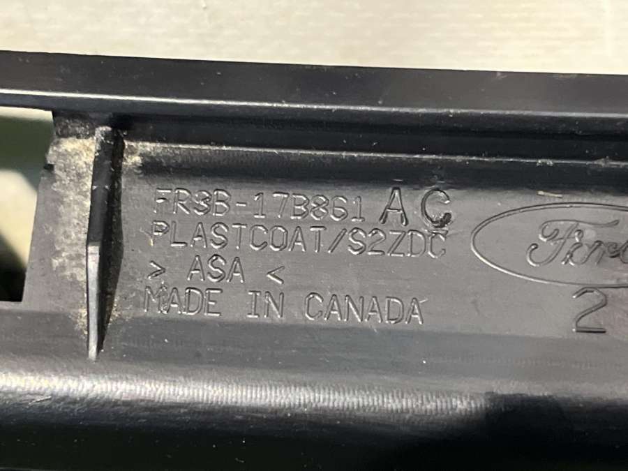 FR3B17B861AC Кронштейн крепления бампера заднего Ford Mustang 2018г. | Фото № 6 FR3B17B861AC Кронштейн крепления бампера заднего Ford Mustang 2018г. - Фото 6