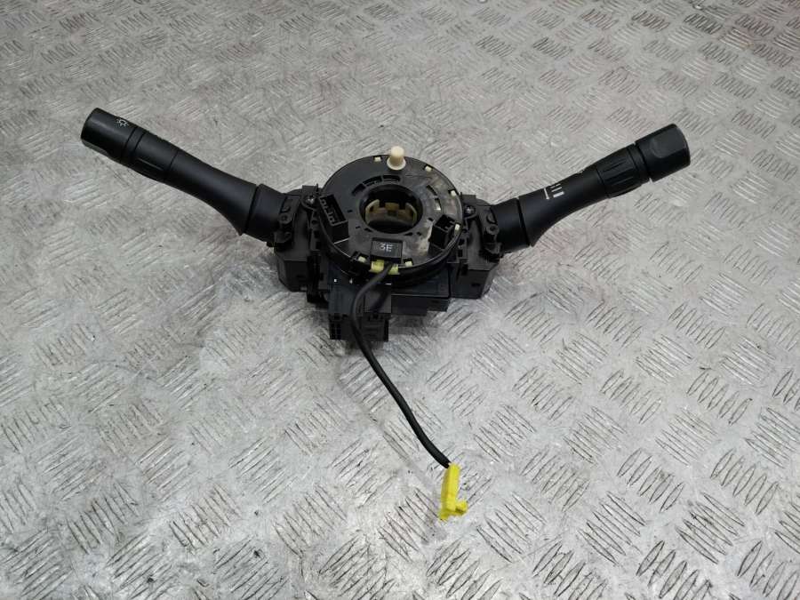 Переключатель подрулевой (стрекоза)  Nissan Juke 2014г. | Фото № 1   Переключатель подрулевой (стрекоза)  Nissan Juke 2014г. - Фото 1