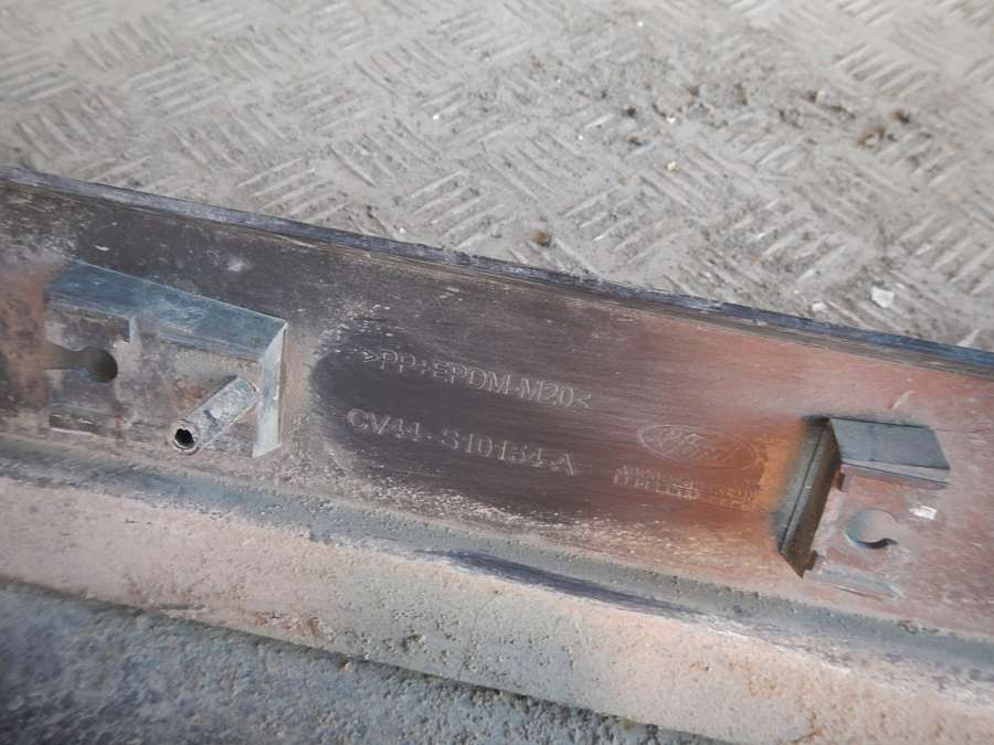 CV44S10154AC Накладка порога наружная правая  Ford Kuga 0000г. | Фото № 3  CV44S10154AC Накладка порога наружная правая  Ford Kuga 0000г. - Фото 3