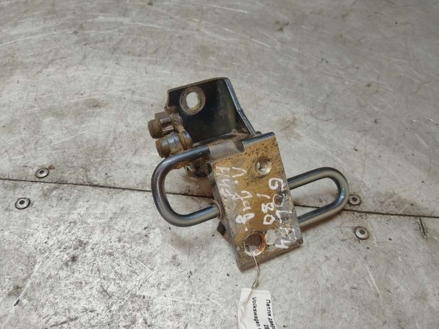 Петля двери задней левой Volkswagen Golf Универсал 2002г. | Фото № 2 Петля двери задней левой Volkswagen Golf Универсал 2002г. - Фото 2