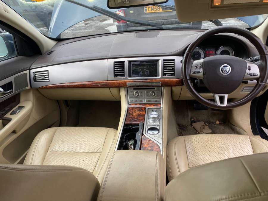 8X2314540AD Блок управления стеклоподъемниками Jaguar XF (X250) (2007-2015) Седан 2008г. | Фото № 13 8X2314540AD Блок управления стеклоподъемниками Jaguar XF (X250) (2007-2015) Седан 2008г. - Фото 13