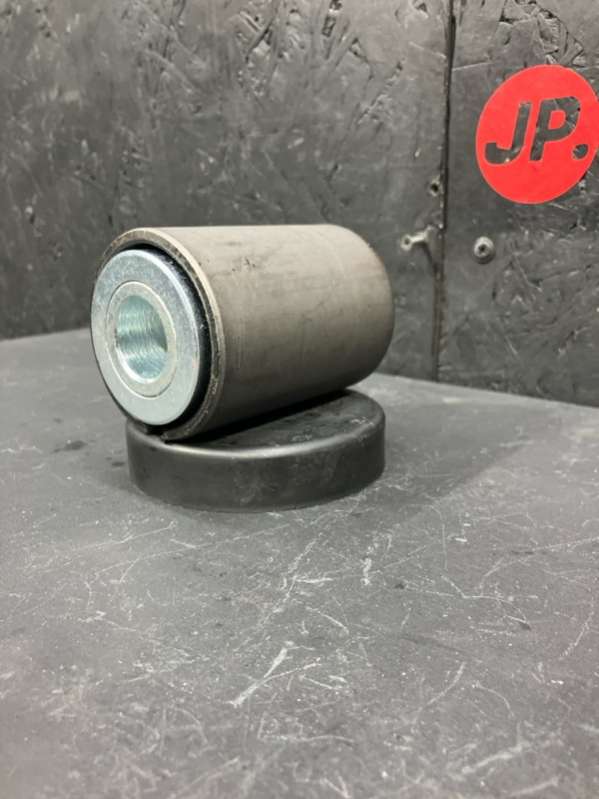 180070026 Сайлентблок рессоры  КАМАЗ 5490  2011г. | Фото № 2  180070026 Сайлентблок рессоры  КАМАЗ 5490  2011г. - Фото 2