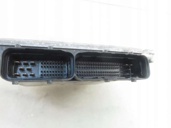 0281010814P04727664AE Блок управления двигателем  Chrysler Voyager 4 поколение (2001-2004) 2001г. | Фото № 2  0281010814P04727664AE Блок управления двигателем  Chrysler Voyager 4 поколение (2001-2004) 2001г. - Фото 2