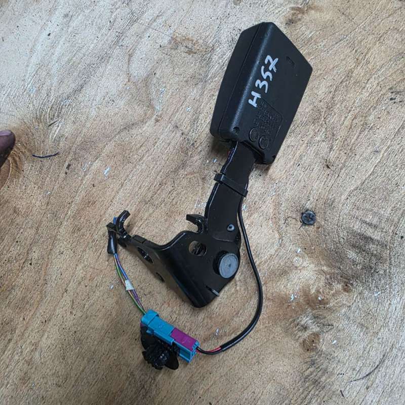 34130682 31332777 Замок ремня безопасности Volvo XC60 1 2016г. | Фото № 1 34130682 31332777 Замок ремня безопасности Volvo XC60 1 2016г. - Фото 1