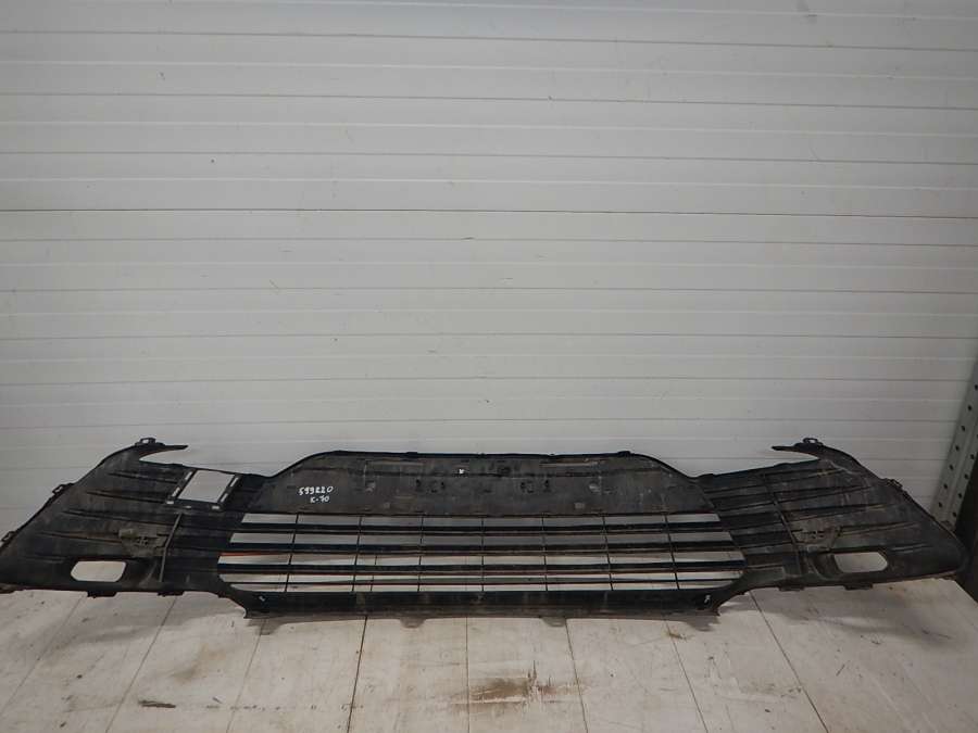 5311333120 Решетка переднего бампера центральная  Toyota Camry 0000г. | Фото № 10  5311333120 Решетка переднего бампера центральная  Toyota Camry 0000г. - Фото 10