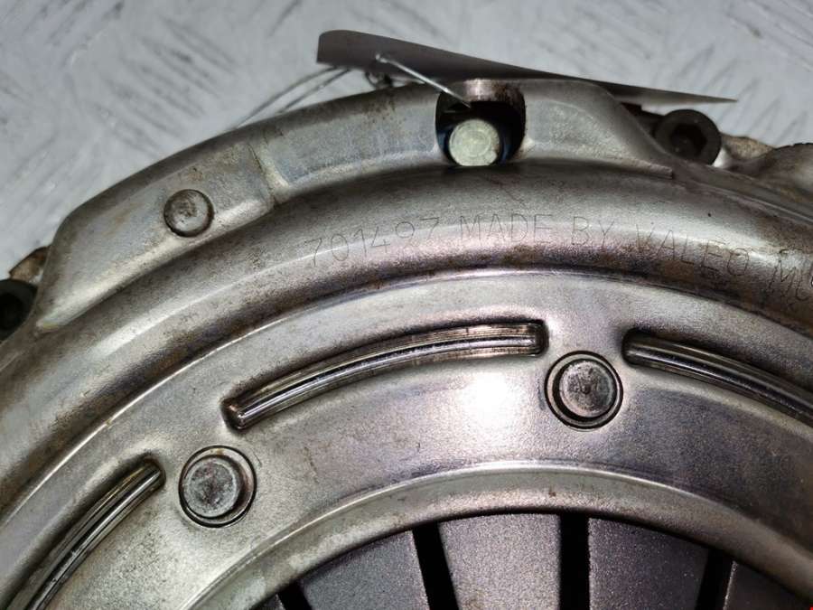 Маховик (демпфер сцепления) Peugeot 307 (2001-2008) Хетчбэк 5дв. 2004г. | Фото № 2 Маховик (демпфер сцепления) Peugeot 307 (2001-2008) Хетчбэк 5дв. 2004г. - Фото 2