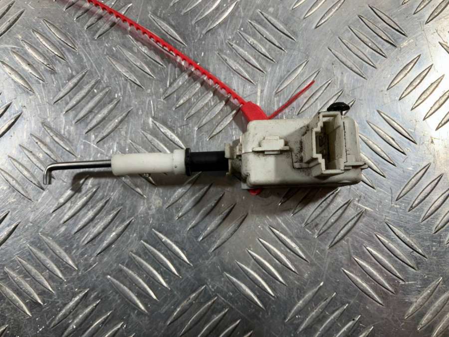 7L5827761 Активатор замка багажника  Audi Q7 4L 2012г. | Фото № 6  7L5827761 Активатор замка багажника  Audi Q7 4L 2012г. - Фото 6