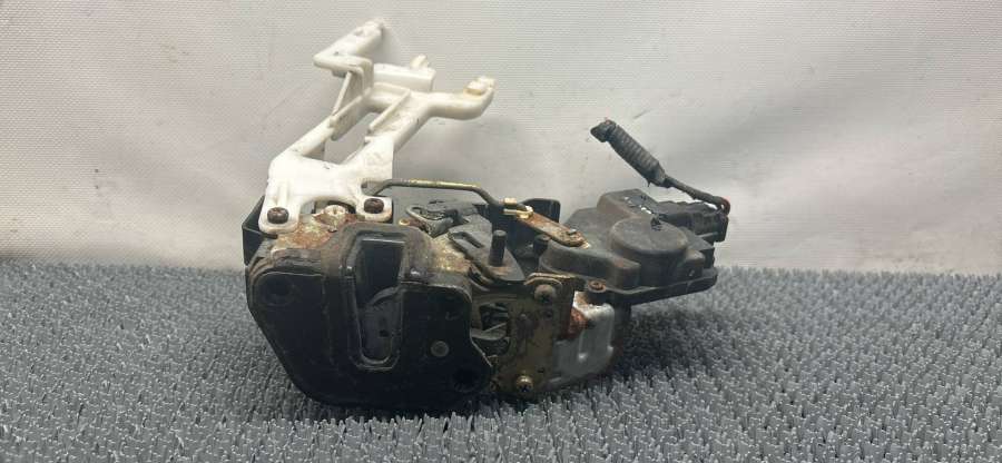 PP-130 Замок двери задней левой Hyundai Santa Fe 1 поколение внедорожник 2003г. | Фото № 4 PP-130 Замок двери задней левой Hyundai Santa Fe 1 поколение внедорожник 2003г. - Фото 4