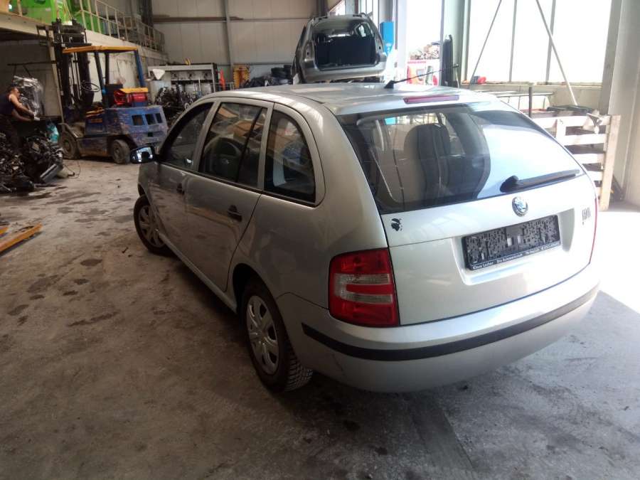 6Q1721059AJ Педаль сцепления Skoda Fabia 1 (1999-2007) Универсал 2007г. | Фото № 9 6Q1721059AJ Педаль сцепления Skoda Fabia 1 (1999-2007) Универсал 2007г. - Фото 9