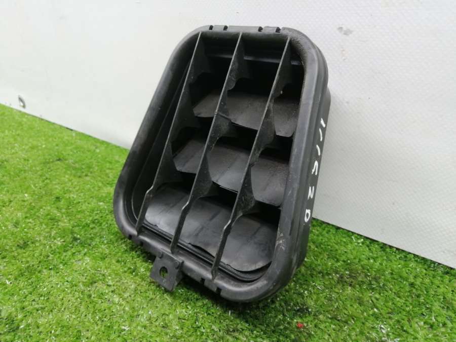 Решетка вентиляции кузова  Audi A6 C5 (S6,RS6) 1999г. | Фото № 4   Решетка вентиляции кузова  Audi A6 C5 (S6,RS6) 1999г. - Фото 4