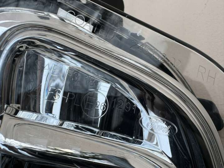 LJ6B-15A254-AC Фара противотуманная правая  Ford Kuga 3 поколение (2019-2024) 2019г. | Фото № 8  LJ6B-15A254-AC Фара противотуманная правая  Ford Kuga 3 поколение (2019-2024) 2019г. - Фото 8