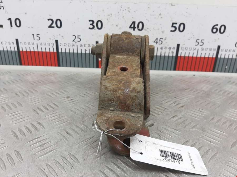 Кронштейн (крепление скоба) стабилизатора переднего Iveco Daily 3 (1999-2006) Микроавтобус 2001г. | Фото № 4 Кронштейн (крепление скоба) стабилизатора переднего Iveco Daily 3 (1999-2006) Микроавтобус 2001г. - Фото 4