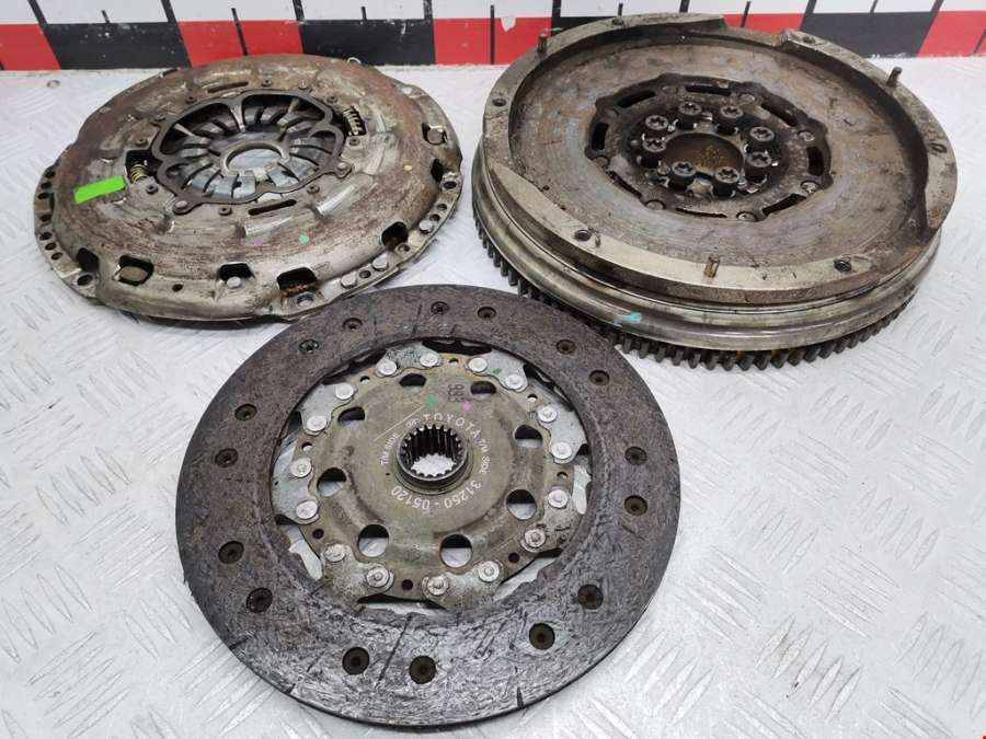 Маховик (демпфер сцепления) Toyota Corolla Verso 2 (2004-2009) Минивэн 2007г. | Фото № 1 Маховик (демпфер сцепления) Toyota Corolla Verso 2 (2004-2009) Минивэн 2007г. - Фото 1