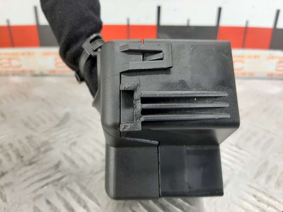 Блок предохранителей Volkswagen Golf 6 (2007-2012) Хетчбэк 5дв. 2009г. | Фото № 3 Блок предохранителей Volkswagen Golf 6 (2007-2012) Хетчбэк 5дв. 2009г. - Фото 3