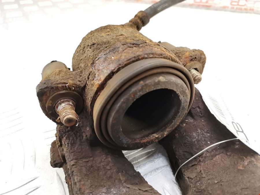 Суппорт передний правый Skoda Fabia 2 (5J) (2007-2014) Хетчбэк 5дв. 2009г. | Фото № 7 Суппорт передний правый Skoda Fabia 2 (5J) (2007-2014) Хетчбэк 5дв. 2009г. - Фото 7