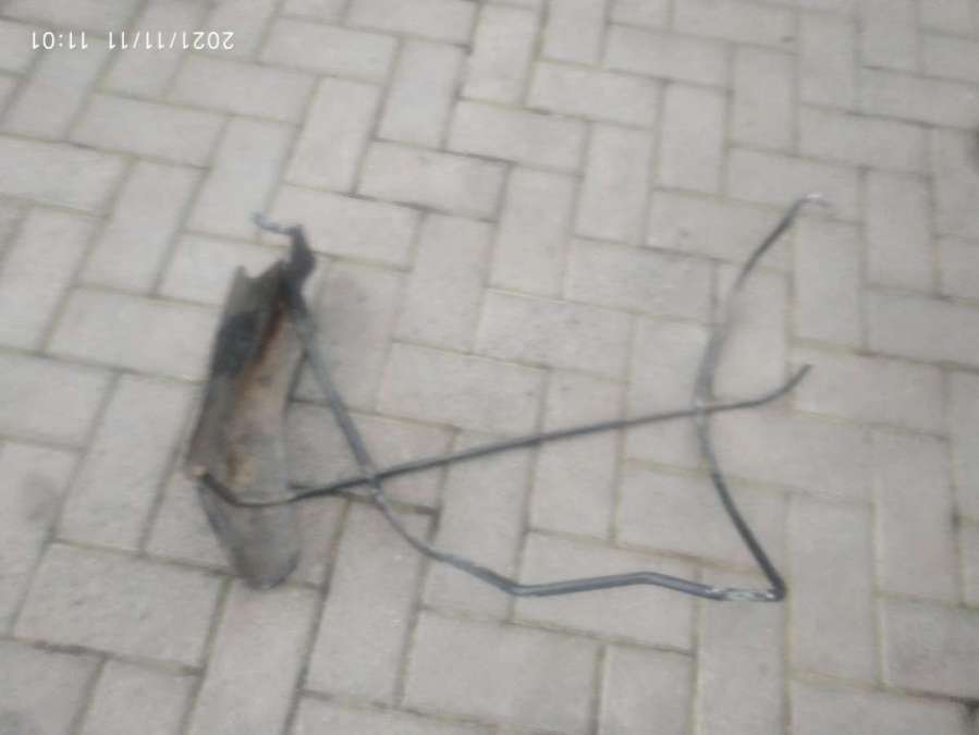 Крепление запаски Citroen Xsara Picasso 2002г. | Фото № 4 Крепление запаски Citroen Xsara Picasso 2002г. - Фото 4