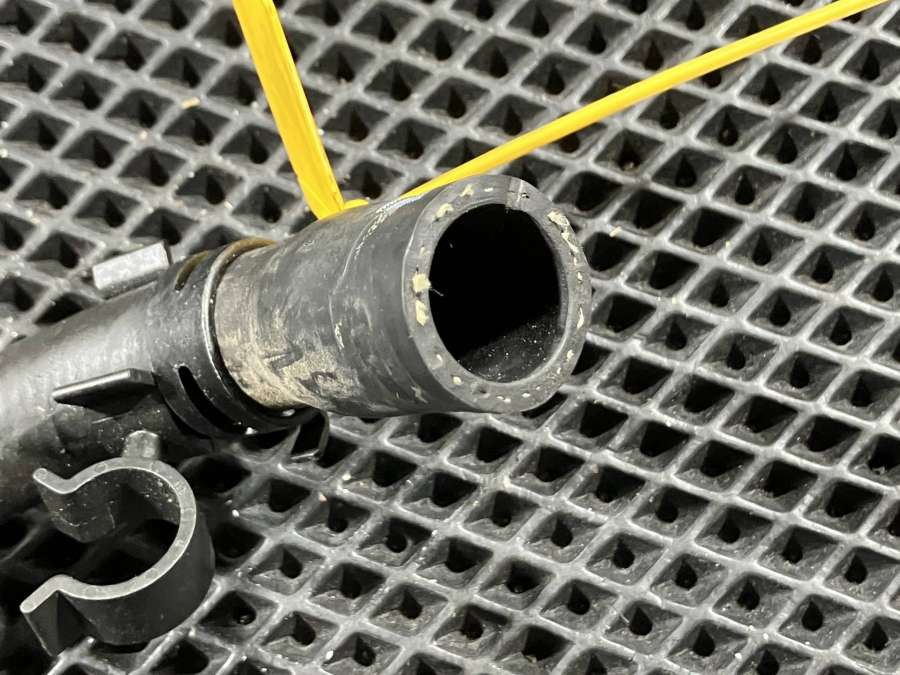 7L6422889N Шланг гидроусилителя Audi Q7 4L 2008г. | Фото № 4 7L6422889N Шланг гидроусилителя Audi Q7 4L 2008г. - Фото 4