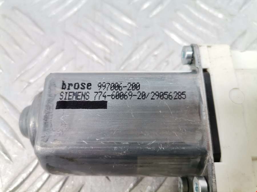 997006200 Моторчик стеклоподъемника Audi A6 C6 (2004-2011) Универсал 2006г. | Фото № 5 997006200 Моторчик стеклоподъемника Audi A6 C6 (2004-2011) Универсал 2006г. - Фото 5