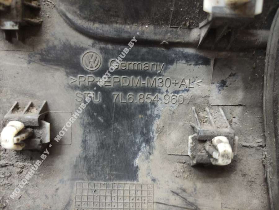7L6854960 Молдинг крыла переднего правого Volkswagen Touareg 2004г. | Фото № 3 7L6854960 Молдинг крыла переднего правого Volkswagen Touareg 2004г. - Фото 3
