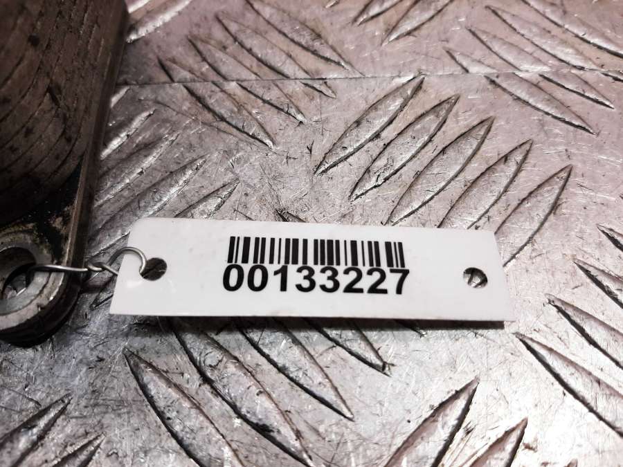 06D117021C Теплообменник  Volkswagen Passat Седан 2006г. | Фото № 2  06D117021C Теплообменник  Volkswagen Passat Седан 2006г. - Фото 2