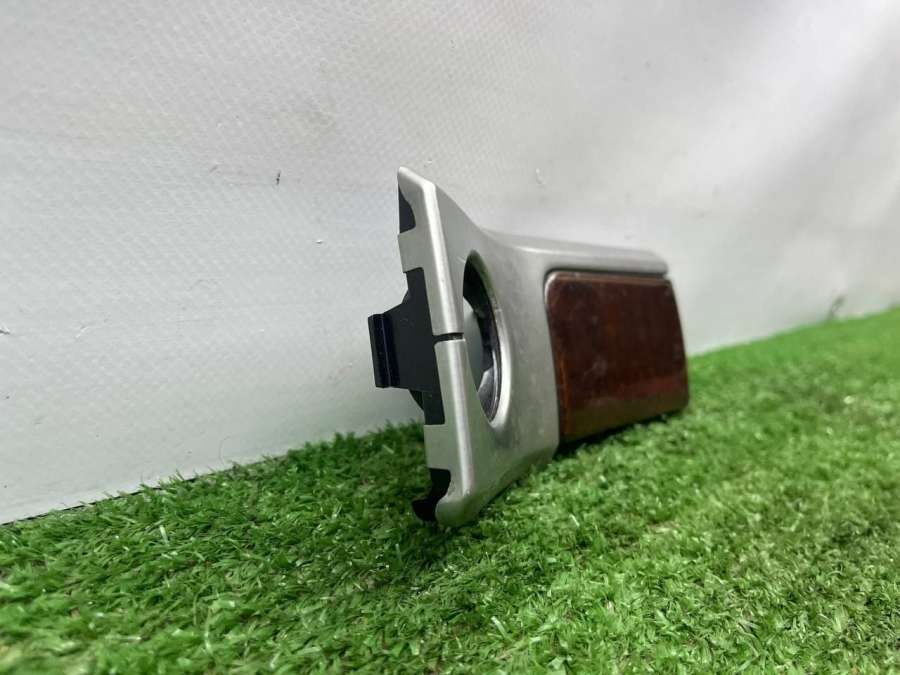 7L6857190J Накладка декоративная на торпедо  Volkswagen Touareg 1 2005г. | Фото № 2  7L6857190J Накладка декоративная на торпедо  Volkswagen Touareg 1 2005г. - Фото 2