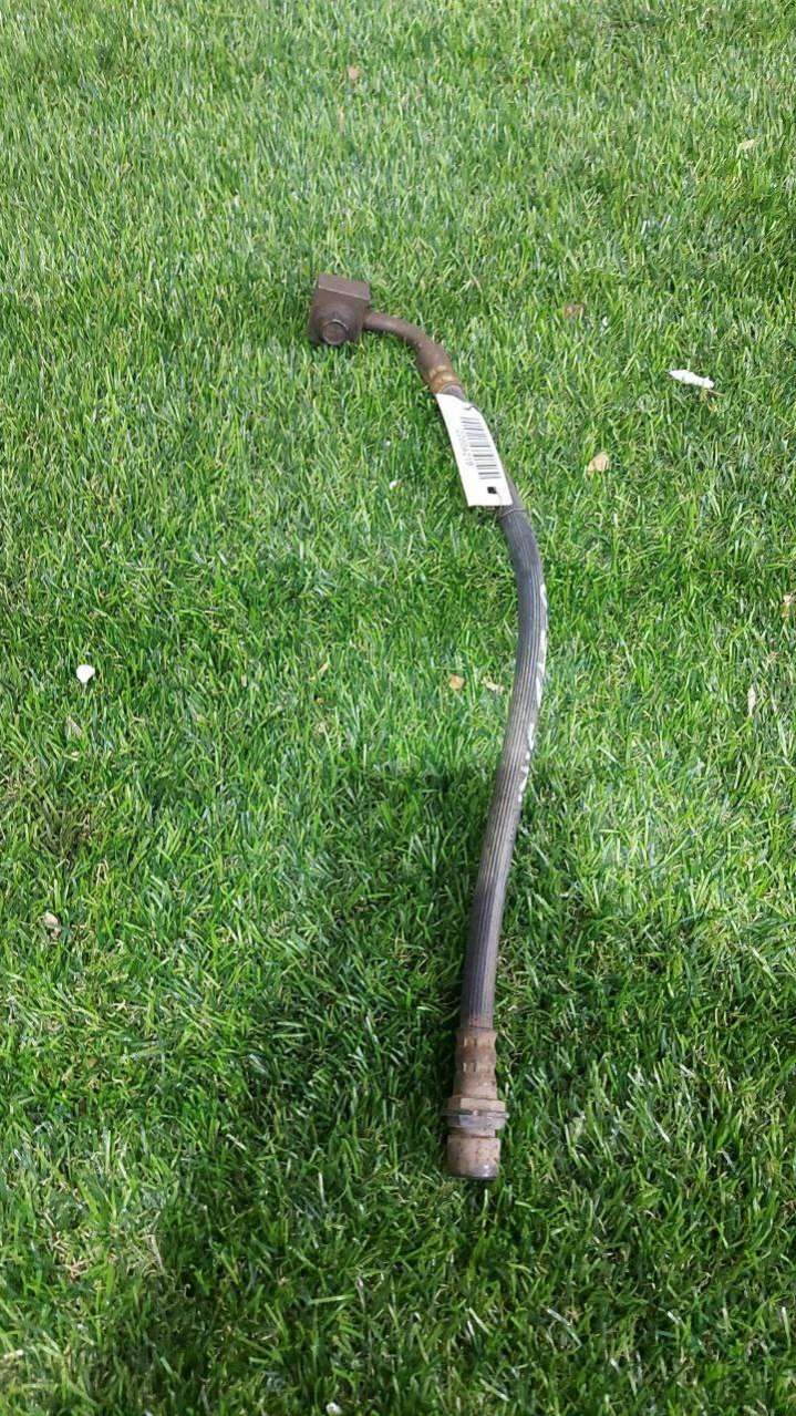 Шланг тормозной заднего правого  Tesla Model 2016г. | Фото № 3   Шланг тормозной заднего правого  Tesla Model 2016г. - Фото 3