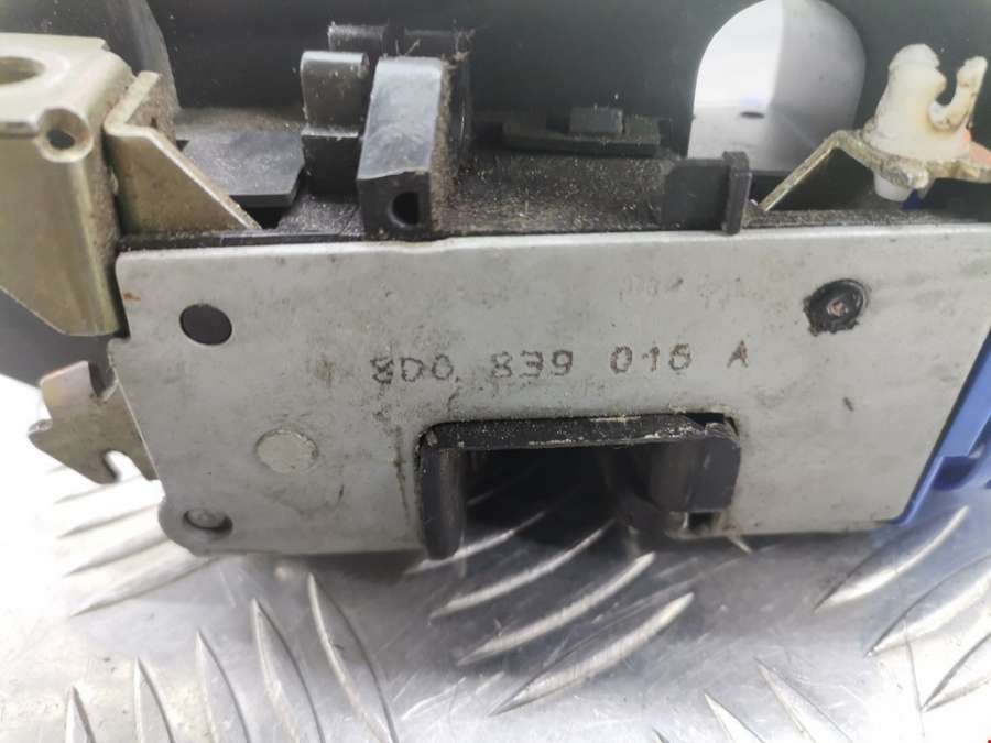 8D0839016A Замок двери задней правой Audi A4 B5 (1994-2001) Универсал 2000г. | Фото № 4 8D0839016A Замок двери задней правой Audi A4 B5 (1994-2001) Универсал 2000г. - Фото 4