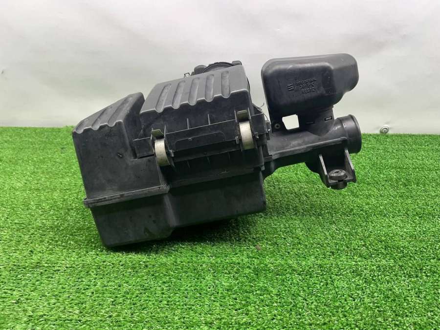 17201PWAJ10 Корпус воздушного фильтра  Honda Jazz 1 2005г. | Фото № 6  17201PWAJ10 Корпус воздушного фильтра  Honda Jazz 1 2005г. - Фото 6