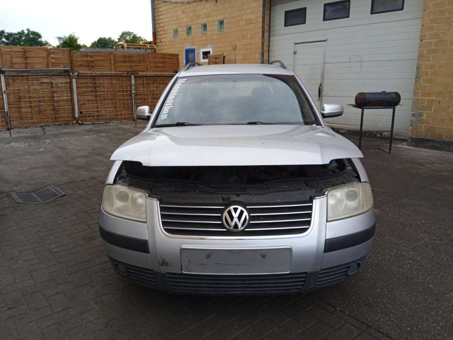 3B1837114 Ручка двери внутренняя передняя правая Volkswagen Passat 5 GP (2000-2005) Универсал 2001г. | Фото № 11 3B1837114 Ручка двери внутренняя передняя правая Volkswagen Passat 5 GP (2000-2005) Универсал 2001г. - Фото 11