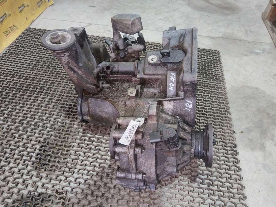 КПП механическая (МКПП) 5-ступенчатая Volkswagen Golf Универсал 2002г. | Фото № 4 КПП механическая (МКПП) 5-ступенчатая Volkswagen Golf Универсал 2002г. - Фото 4