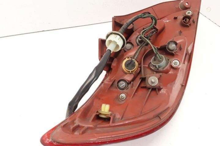 D65151150 Фонарь задний правый  Mazda 2 поколение (007-010) 2007г. | Фото № 8  D65151150 Фонарь задний правый  Mazda 2 поколение (007-010) 2007г. - Фото 8