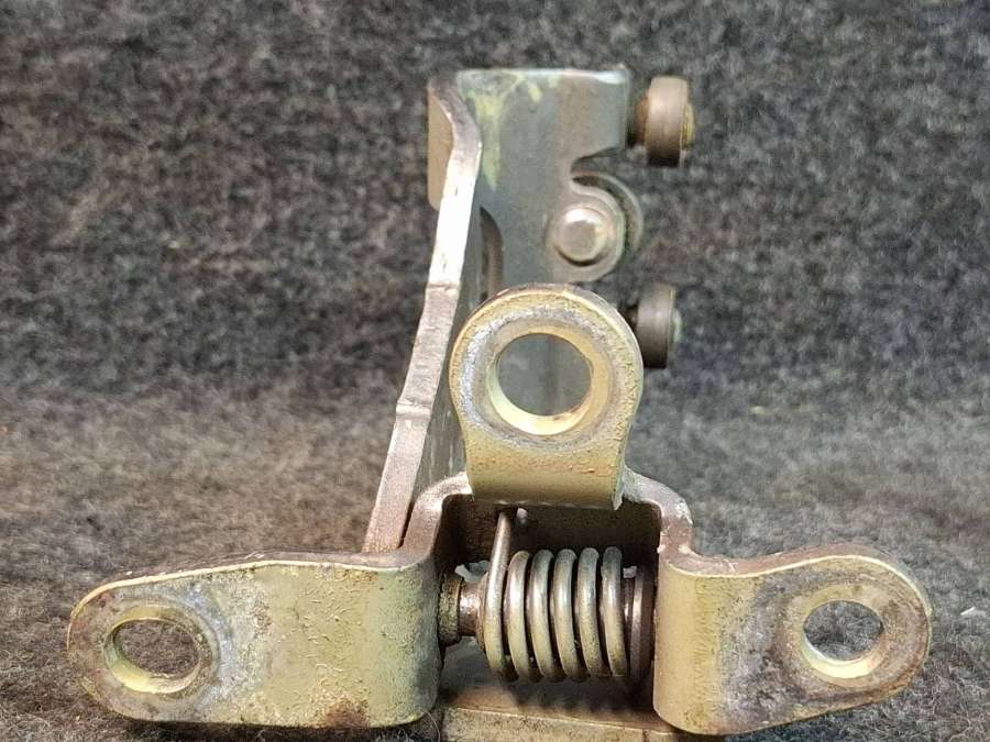 Ролик двери сдвижной правой  Toyota Sienna 2011г. | Фото № 4   Ролик двери сдвижной правой  Toyota Sienna 2011г. - Фото 4