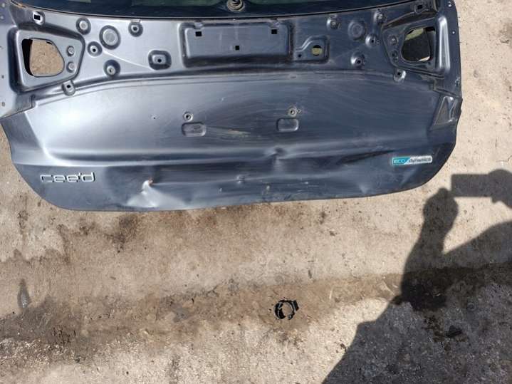 Крышка багажника (дверь 3-5) Kia Ceed 2 поколение (2012-2015) 2012г. | Фото № 3 Крышка багажника (дверь 3-5) Kia Ceed 2 поколение (2012-2015) 2012г. - Фото 3