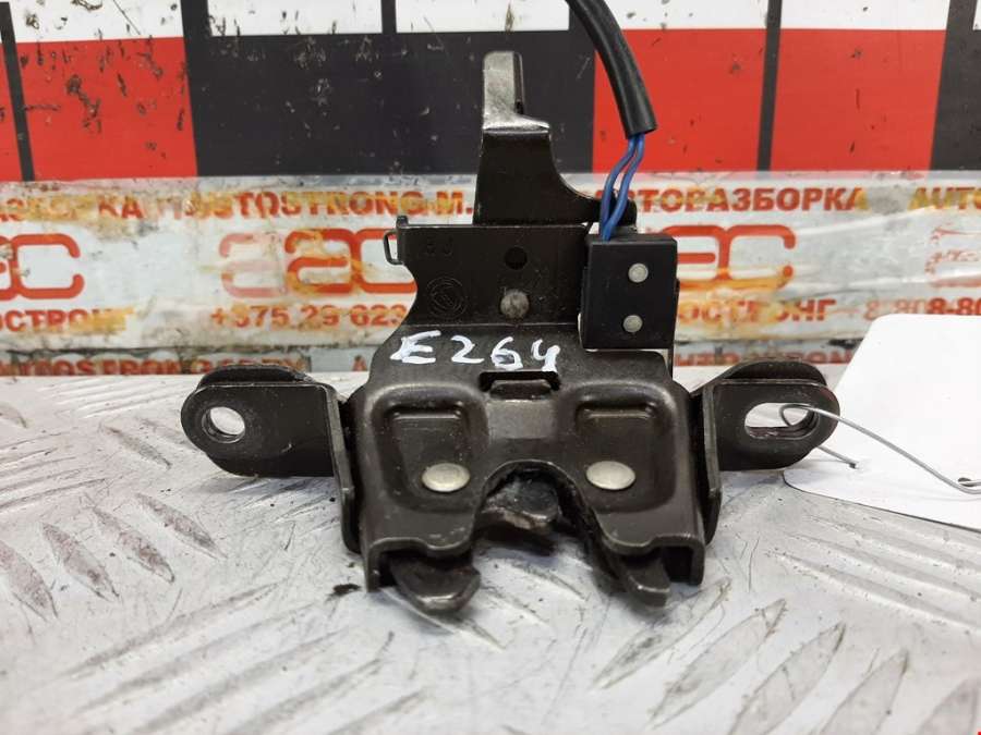 Замок крышки багажника Alfa Romeo 146 (930B) (1994-2001) Хетчбэк 5дв. 1998г. | Фото № 3 Замок крышки багажника Alfa Romeo 146 (930B) (1994-2001) Хетчбэк 5дв. 1998г. - Фото 3