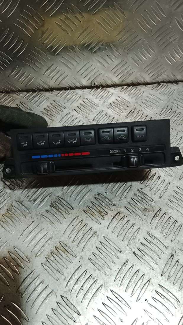 Блок управления печки / климат-контроля Mazda 626 GE 1996г. | Фото № 1 Блок управления печки / климат-контроля Mazda 626 GE 1996г. - Фото 1