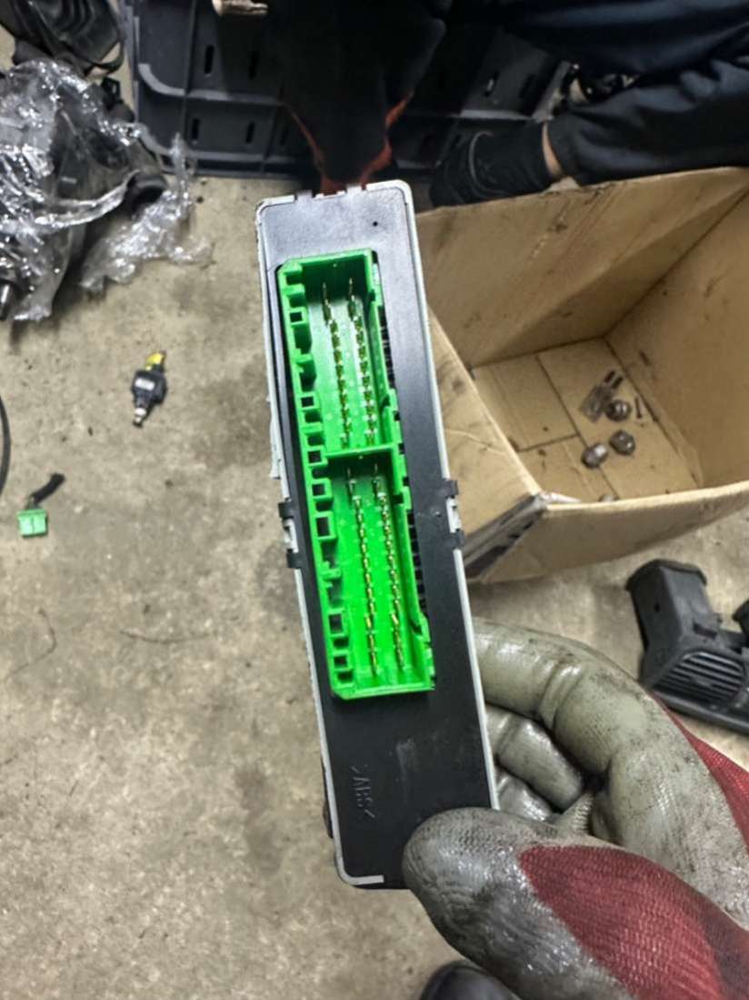 Блок управления центральным замком Volvo V40 1 2000г. | Фото № 2 Блок управления центральным замком Volvo V40 1 2000г. - Фото 2