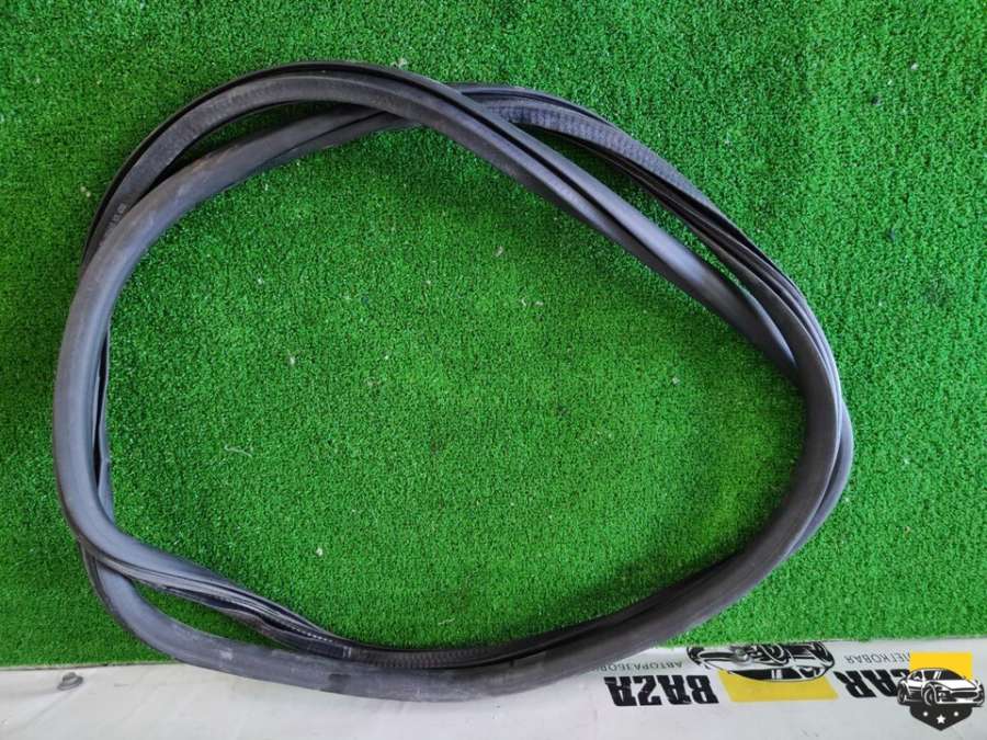 5K6867913 Уплотнитель двери задней левой  Volkswagen Golf 2010г. | Фото № 4  5K6867913 Уплотнитель двери задней левой  Volkswagen Golf 2010г. - Фото 4